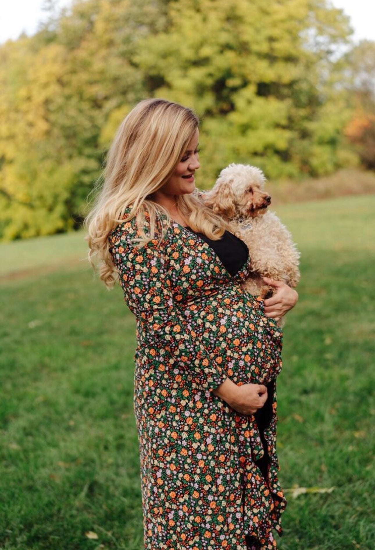 Hund gjord av sötvattenspärlor och förgyllt silver