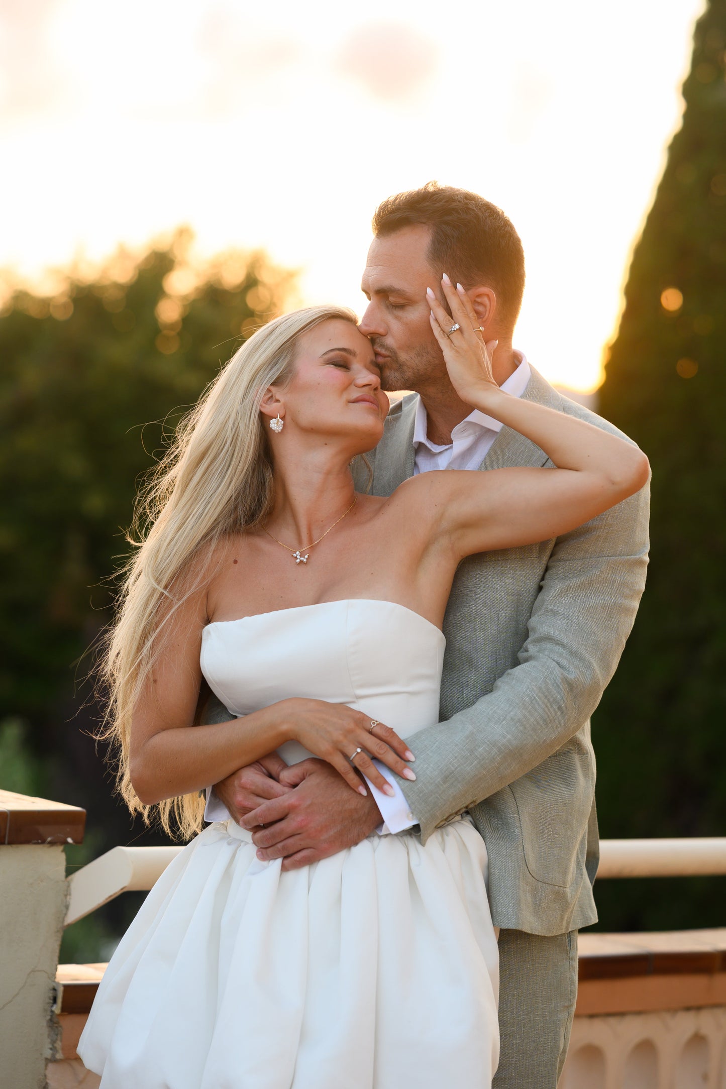 Hund gjord av sötvattenspärlor och förgyllt silver