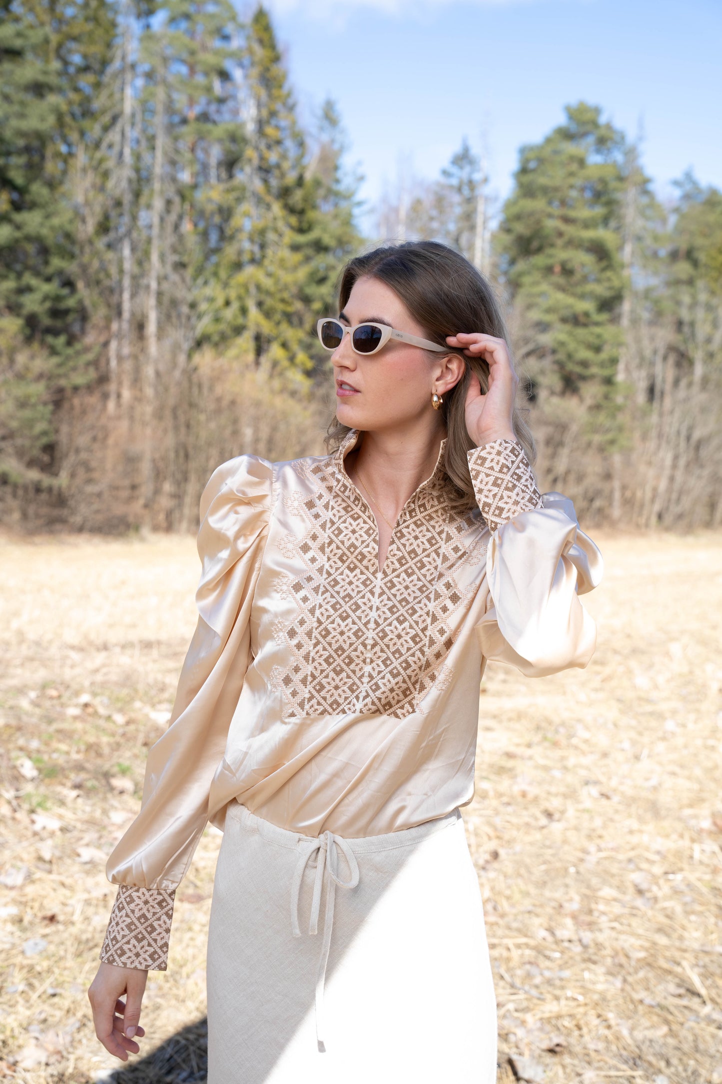 Drömblusen champagne siden