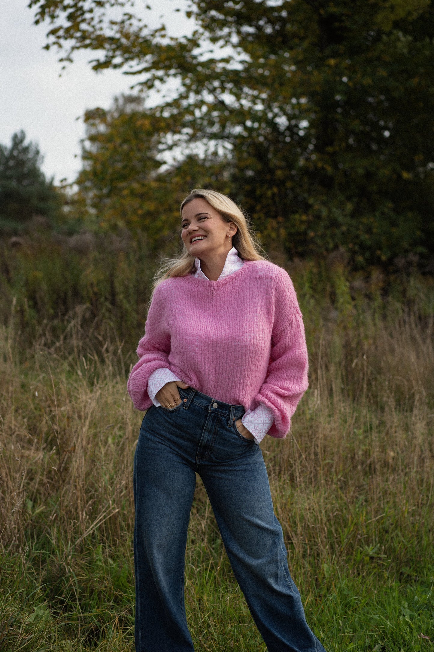 Drömblusen Vit med Rosa Broderi